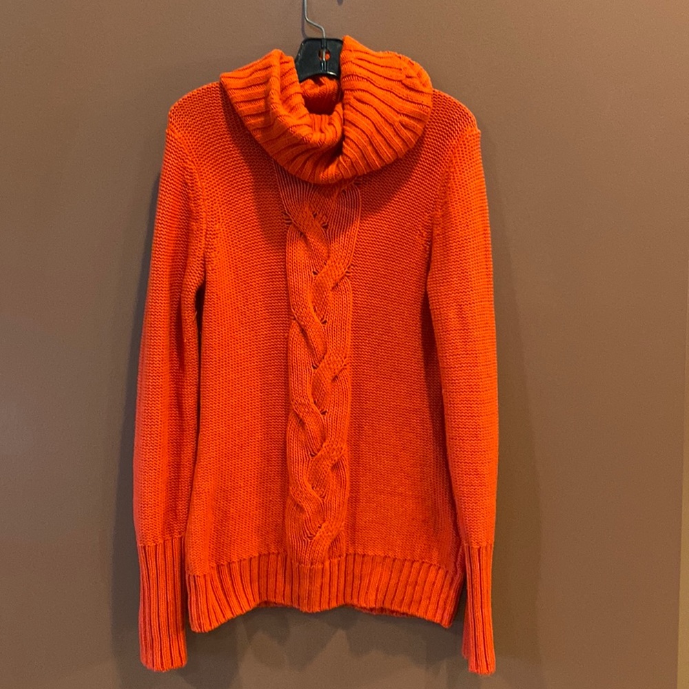 Gap ladies turtleneck sweater in beautiful orange. Size extra small.